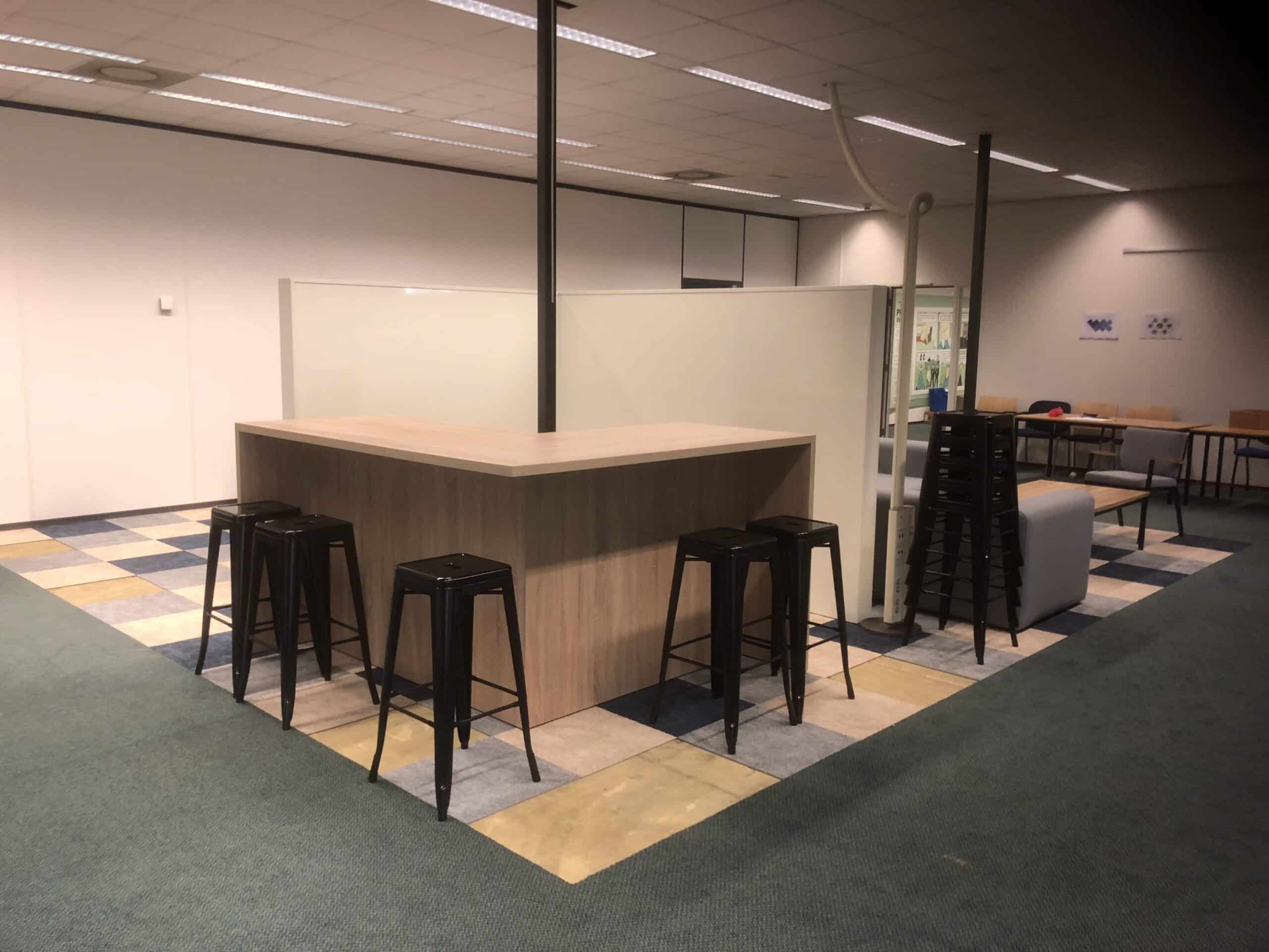 Project Velsen-Noord uni kleur stoffering vergadergedeelte
