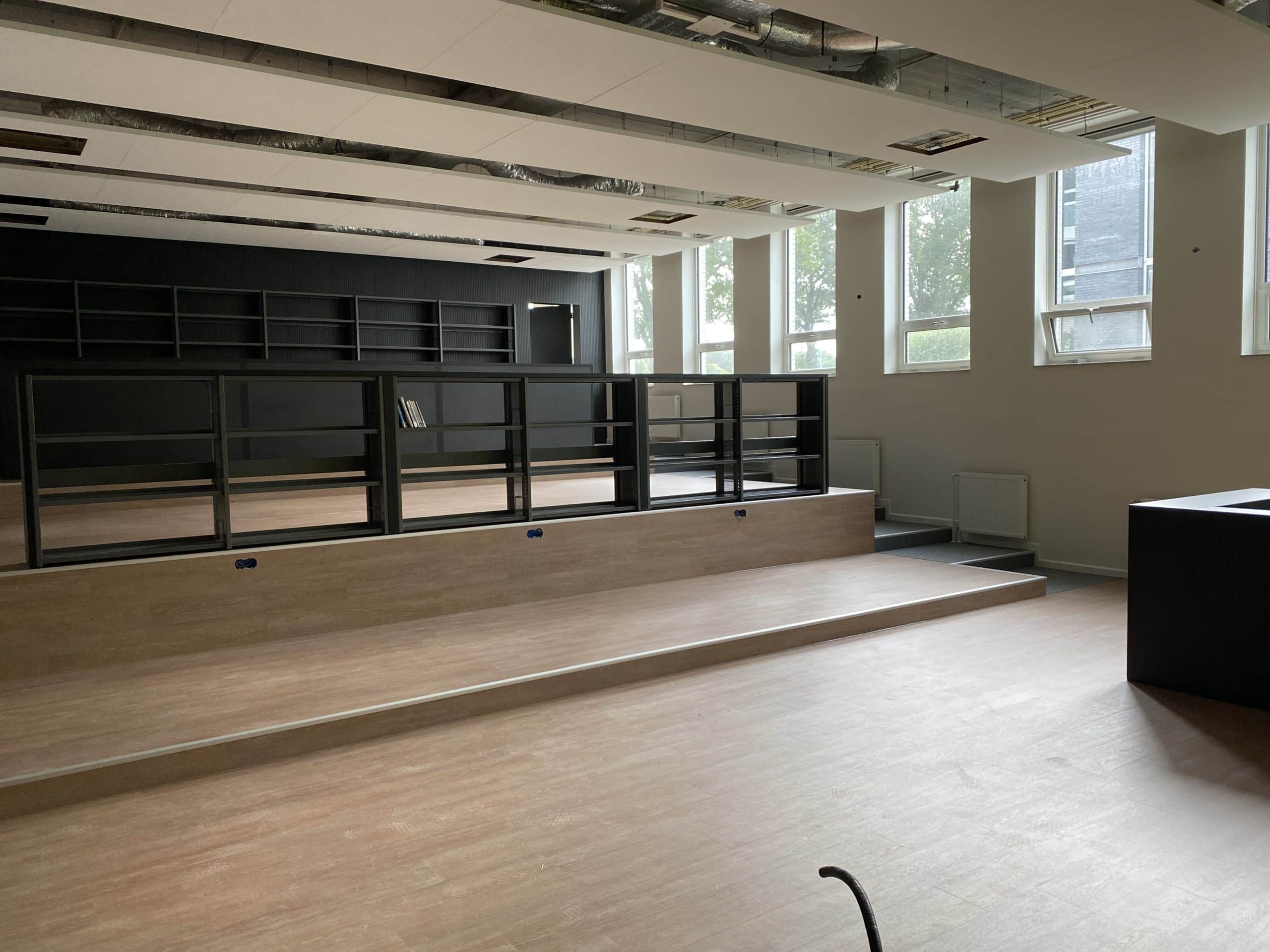 Project school Tilburg aangepaste boekenkasten mediatheek