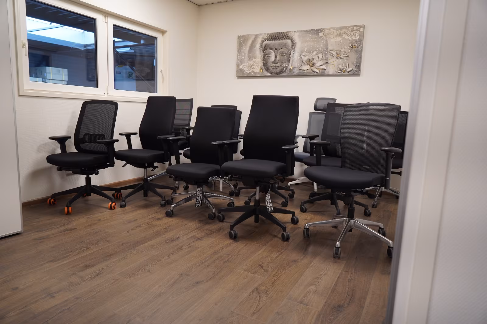 bureaustoelen showroom Heijka in Waalwijk