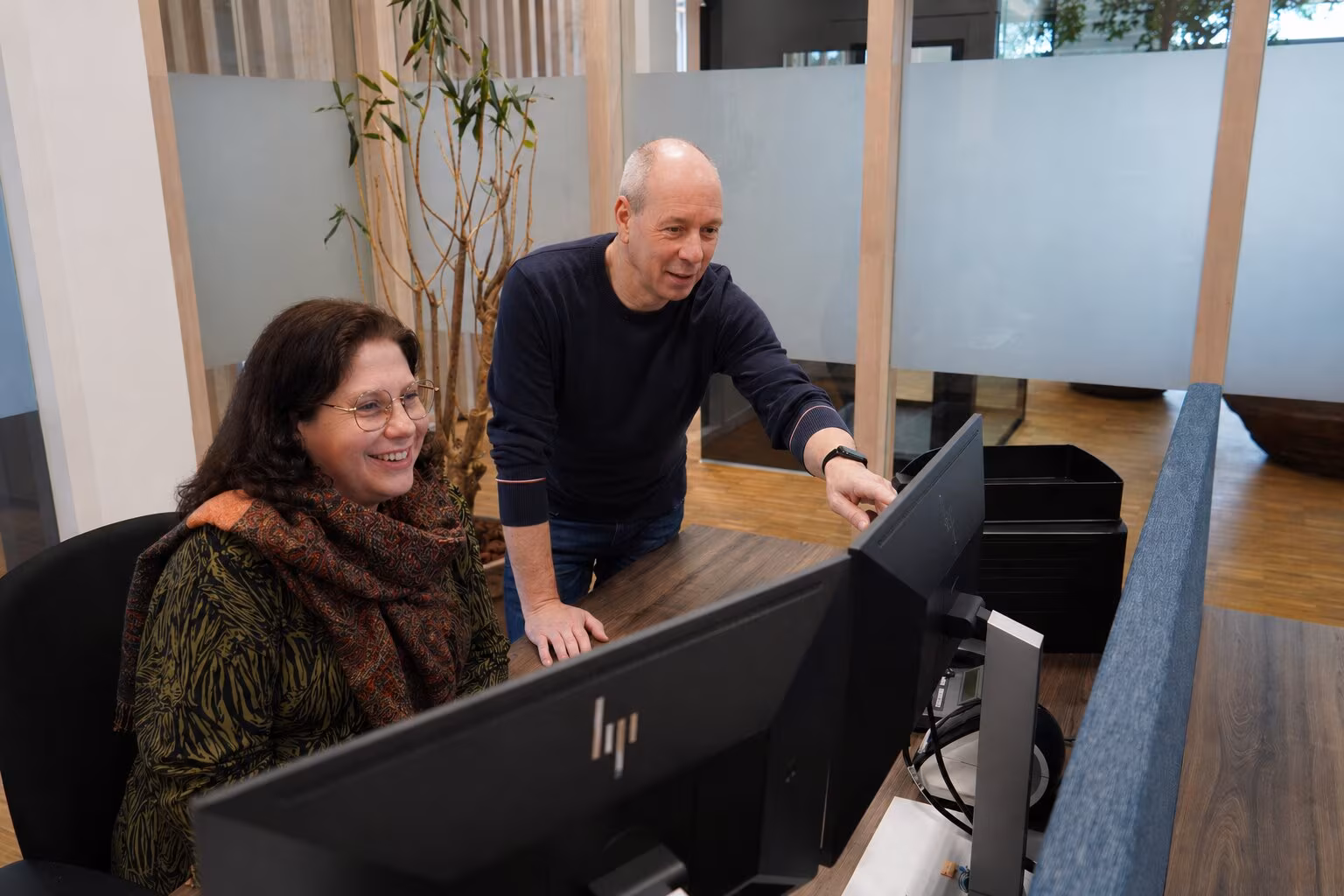 Kim en Corne eigenaren Heijka Kantoormeubelen